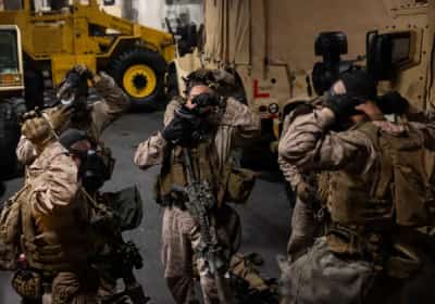 מדרום קליפורניה אל המזרח התיכון: כוח המארינס הפחות מוכר שעשוי לשחק תפקיד מרכזי מול איראן