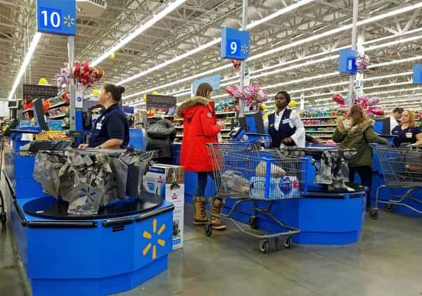 גם וולמארט נערכת לביקוש החריג: תגייס 150 אלף עובדים ברחבי ארה"ב