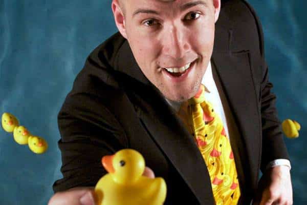 ברור שזה קורה בלאס וגאס: שם תמצאו את המופע המצוין ביותר למשפחות שמשלב קומדיה עם אשליות 