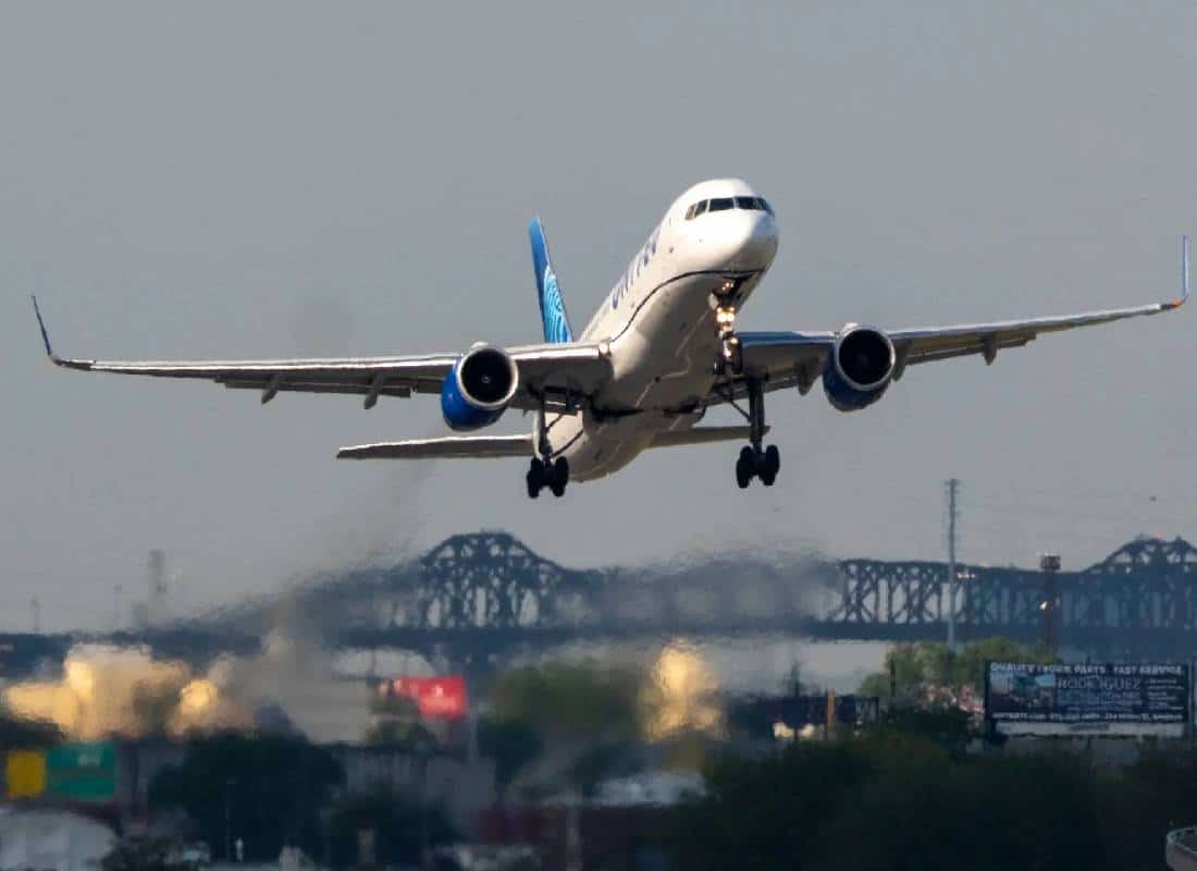 משבר בשמי ניוארק: מחסור חמור בפקחים ושיפוצים גורמים לכאוס תעופתי