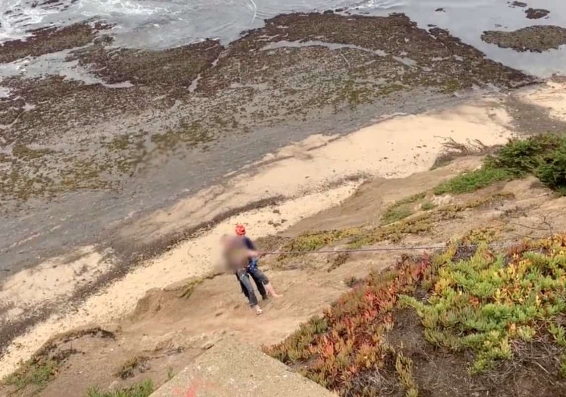 צפון קליפורניה: מטייל חולץ לאחר שנפל מצוק בגובה 30 מטר