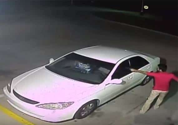 פלורידה: מוכר ירה בשודדים ונשלח למעצר בחשד לרצח