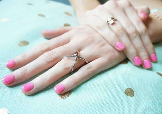 הסרטן שנאחז בציפורניים: השימוש בתאורת UV לייבוש מניקור ג'ל יכול להגדיל את הסיכון למלנומה