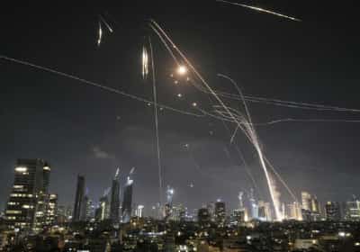 פגיעות ישירות ושני פצועים אנוש: ישראל תחת מתקפת טילים מאיראן