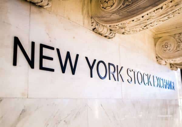 סיכום היום בבורסה: מגמה שלילית במדדים, הדולר נותר יציב מול השקל הישראלי