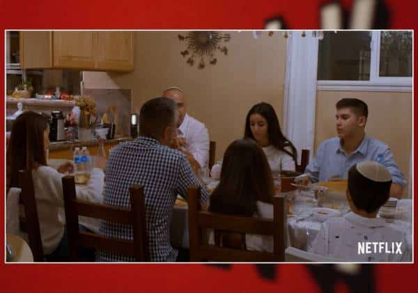 להיט חדש בנטפליקס: סדרה על משפחה ישראלית לא חוקית בארה״ב