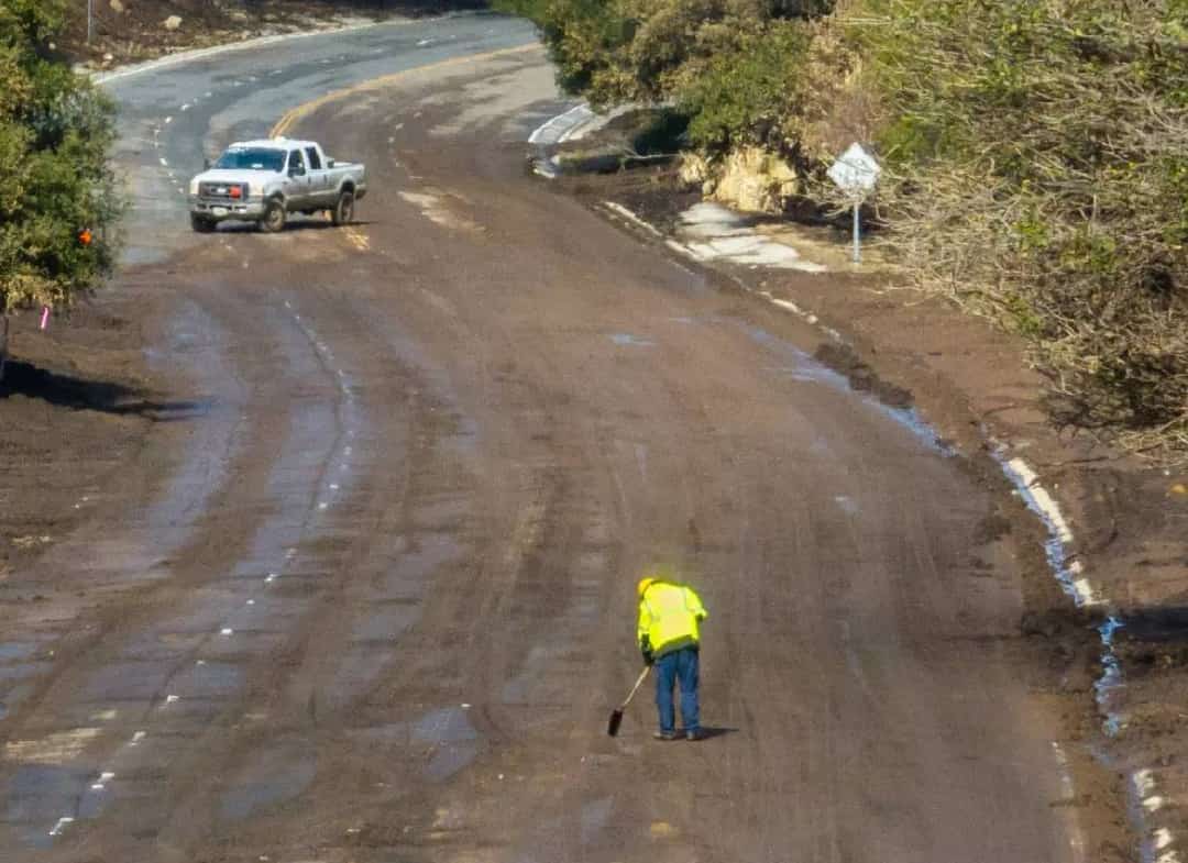 שלוש סופות ענק בדרך לקליפורניה: האם עונת השריפות בדרום המדינה תגיע לסיומה?