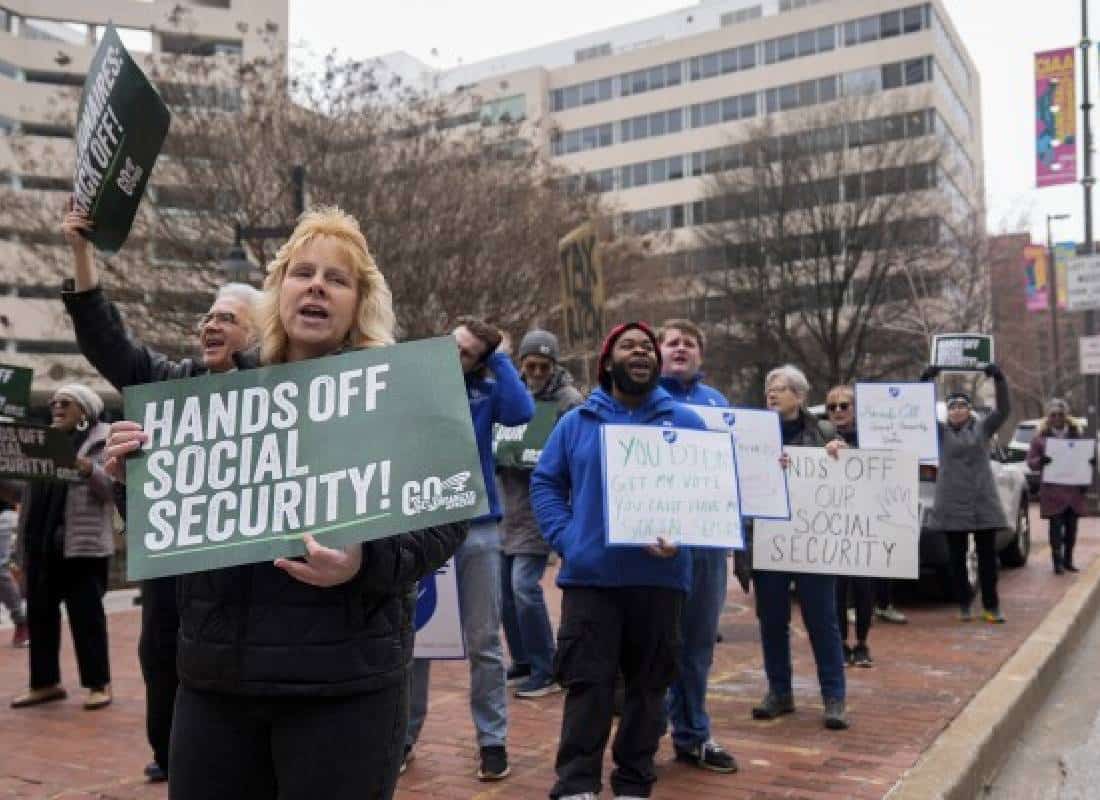 ממשל טראמפ משתמש במידע פדרלי לאיתור ולסילוק מהגרים ללא מעמד חוקי