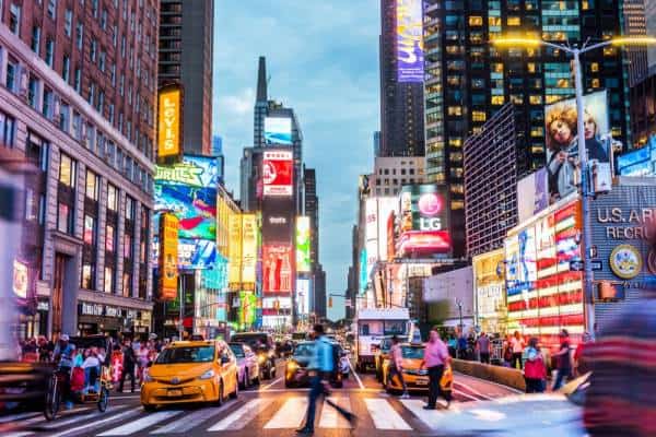 הכל אני יכול בתפוח הגדול: כך תחסכו כסף על הצגות ומופעי בידור בניו יורק