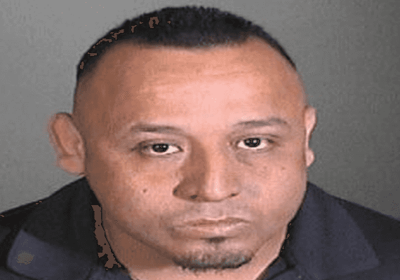 "הרס את האמון באנשי החוק": שוטר לשעבר נשלח למאסר בגין תקיפה מינית של נהגות