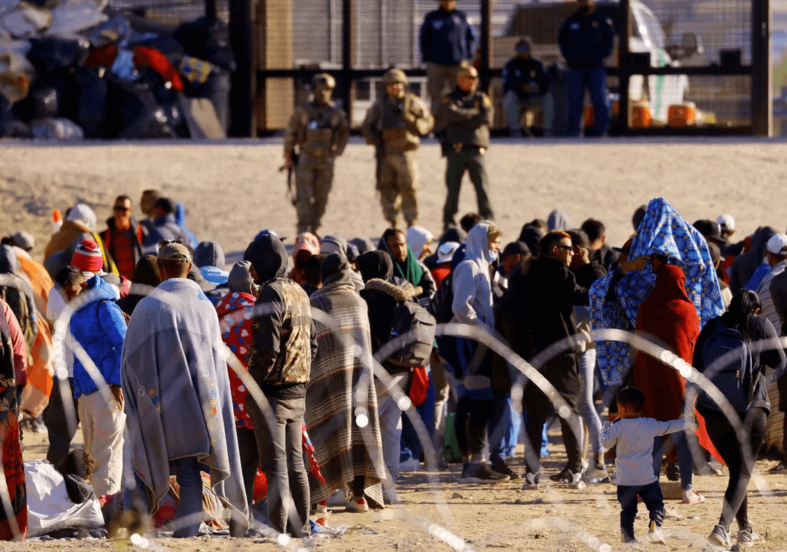 צאר הגבולות מודה: גירוש המהגרים ההמוני הולך להיות יקר מאוד 