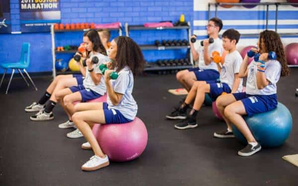 קליפורניה: זו הסיבה המוזרה בגללה יפסקו מבחני התעמלות בבתי הספר