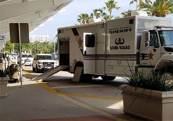 פלורידה: תמהוני בעירום מלא שזעק "פצצה" הביא לפינוי טרמינל בשדה התעופה