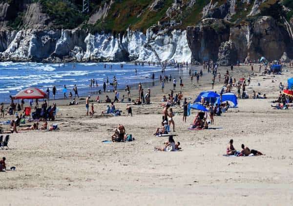 רק בשעות הבוקר וללא שכיבה: כך תראה השגרה הזמנית במספר חופי דרום קליפורניה