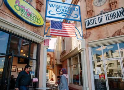 טהראנג'לס בחרדה: איראנים-אמריקאים צופים במלחמה מרחוק