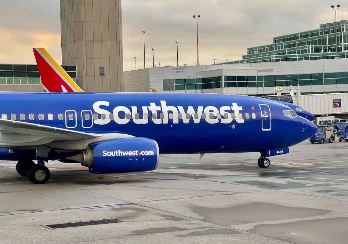 "המטוס נחת בכזו עוצמה עד שהדיילת שברה את הגב - חשבה שהטיסה התרסקה"