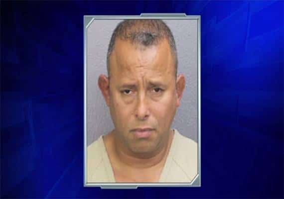 לא מודל לחיקוי: שוטר במיאמי נעצר לאחר סדרת גניבות מרשת וולמארט