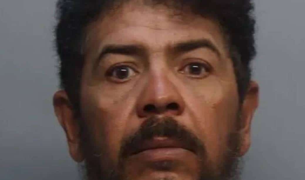 פלורידה: ‏גבר בן 55 הראה תמונה של איבר מינו לנערה בת 16 בחדר כושר בצפון מיאמי ביץ'