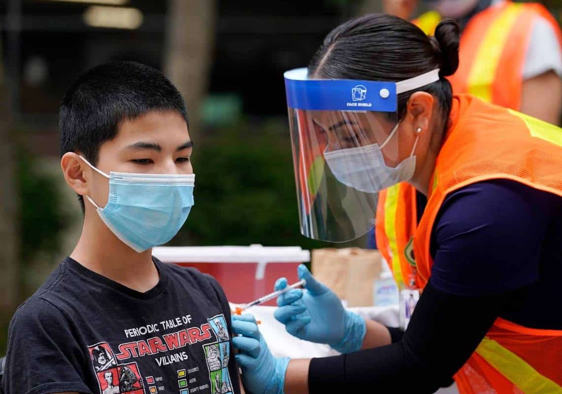 פייזר מתכוונת לבקש אישור לחיסון שלישי לבני 5-11