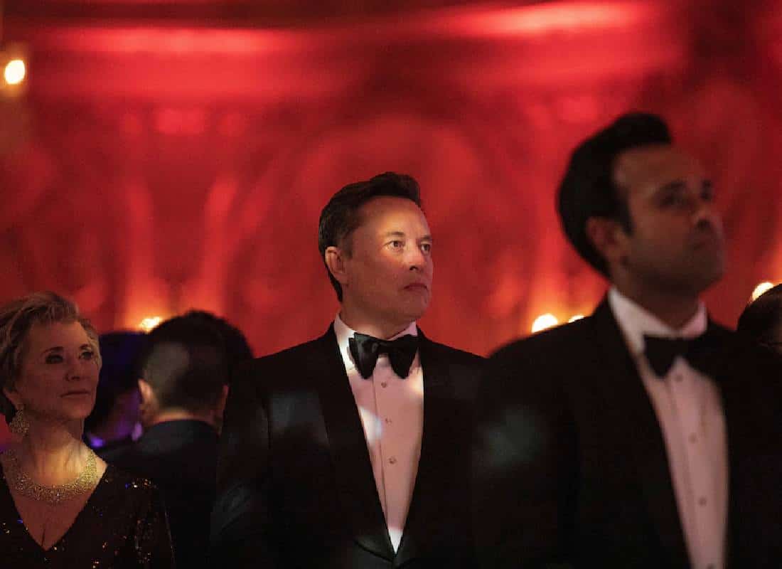 בזמן שלוס אנג'לס בוערת, אילון מאסק מלבה את האש ברשתות