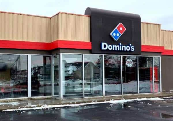 מלחמת הפיצות: "דומינוס" חנכה את סניפה ה-16 אלף, האם "פיצה האט" חוששת?