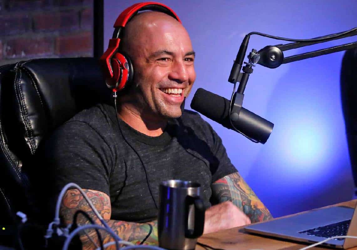 "קליפורניה קומוניסטית, הם איבדו את המוח - מזל שעזבתי": ג'ו רוגן במונולוג יוצא דופן על הגולדן סטייט