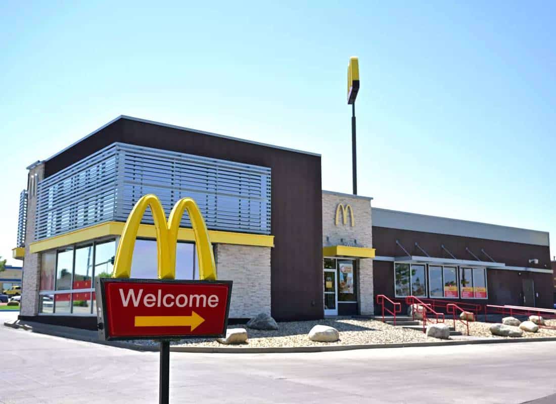 ההתפרצות הקטלנית הרב מדינתית של חיידק האי. קולי שכבר גבתה חיים, קשורה להמבורגר של מקדונלדס