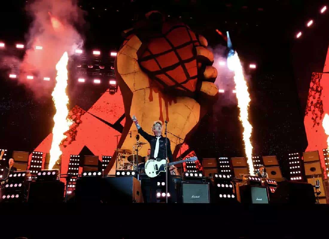 "רצים מהכאב כמו ילדים בפלסטין": גרין דיי מעוררים סערה בקואצ'לה