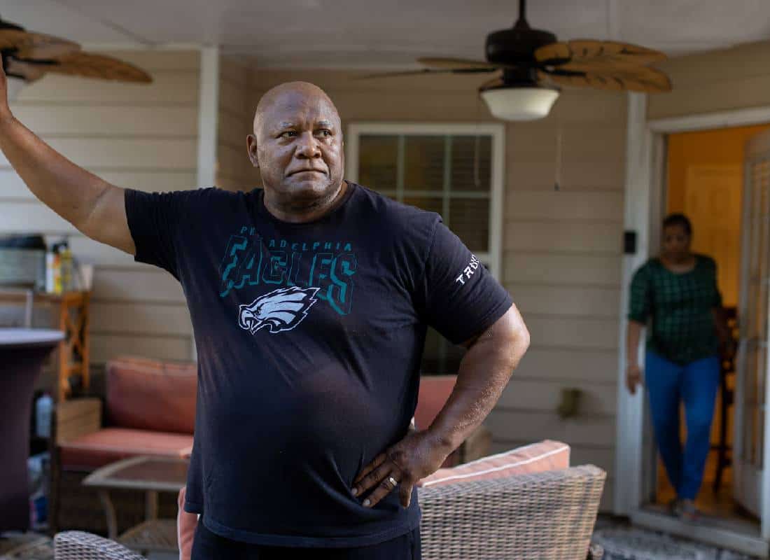 ה-NFL מונע פיצויים משחקני עבר פגועי ראש על ידי חקירת הפייסבוק והאינסטגרם