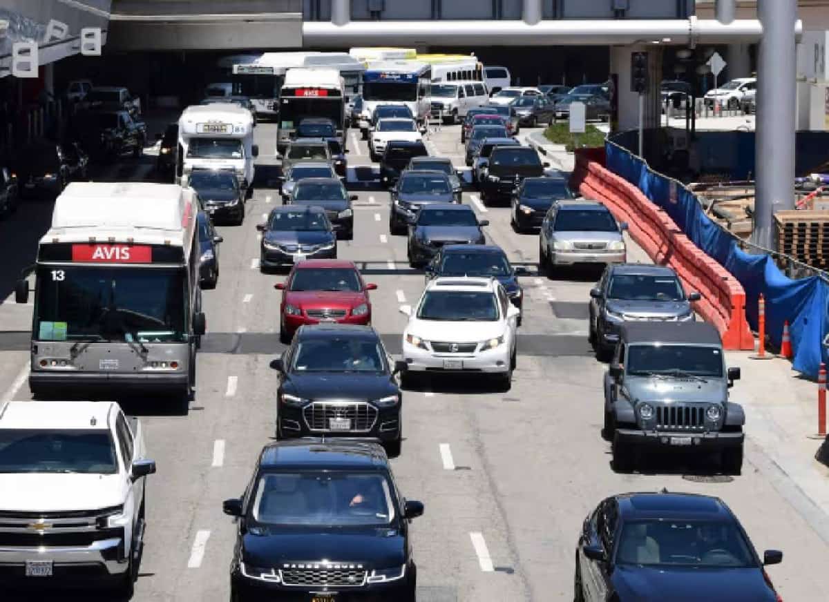 אמריקה מפסיקה לקנות רכבים חדשים: המכוניות מזדקנות ותעשיית הרכב נכנסת לעידן הישרדות