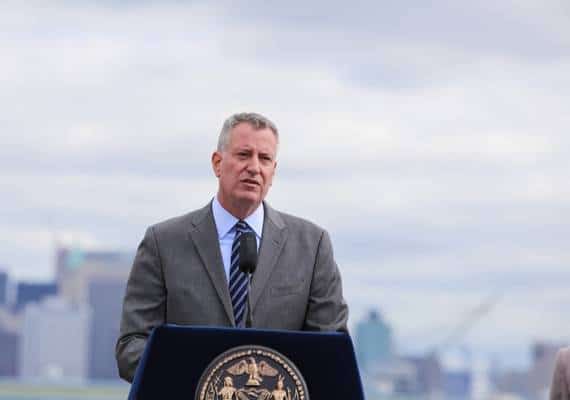 בדרך לסגירת הכלא ברייקרז איילנד, ניו יורק מחזירה המון עבריינים לרחובות