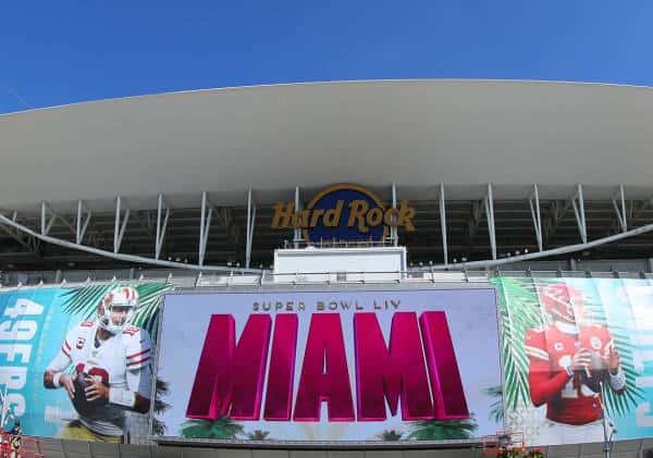 אירוע הספורט הגדול בארה"ב מגיע למיאמי: כל הפרטים על סופרבול 54