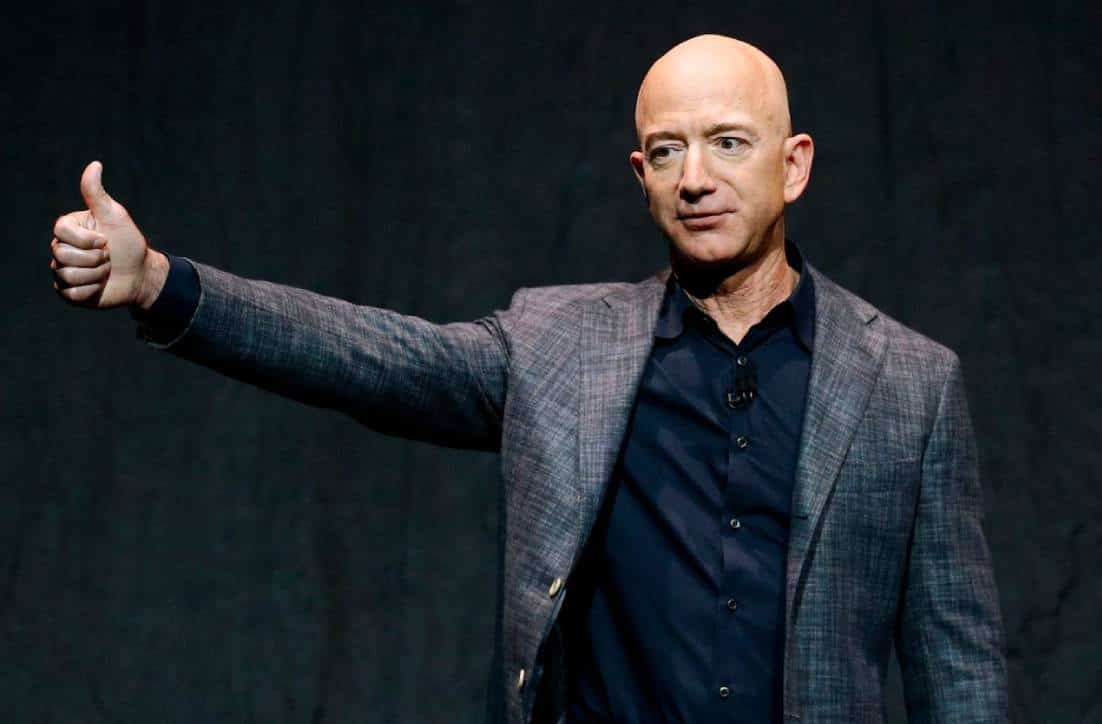 עוזרת הבית של ג'ף בזוס תובעת: "פיתחתי דלקת בדרכי השתן כי לא היו חדרי שירותים נגישים"