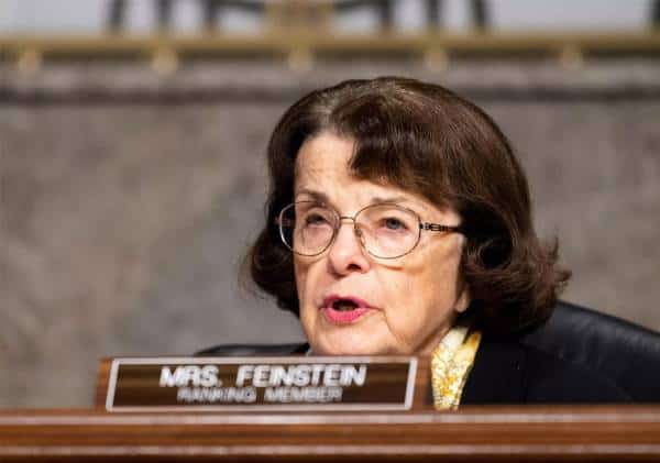 "פיינסטיין שוכחת תדרוכים, צריכים לנהל איתה את אותה שיחה פעמיים": האם המערכת הפוליטית בקליפורניה בדרך לטלטלה?