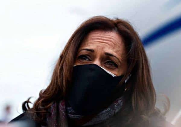 צפו בסרטון המדאיג והמביך: מתברר שביידן אינו היחיד ששוכח איפה הוא, "אנחנו בקליבלנד?" שאלה האריס לפני שפנתה לקהל