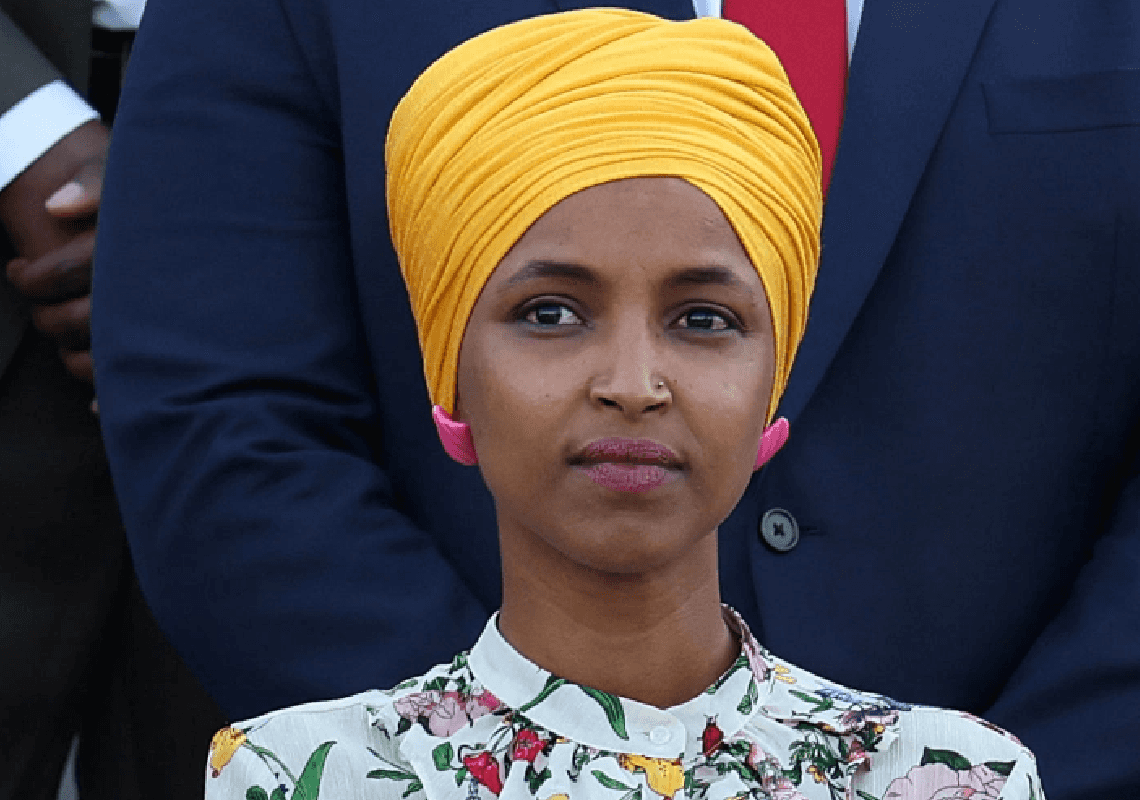 רפובליקנים לועגים להצעת החוק של עומאר הנלחמת באסלאמופוביה: "ומה עם ילדים שמנים?"