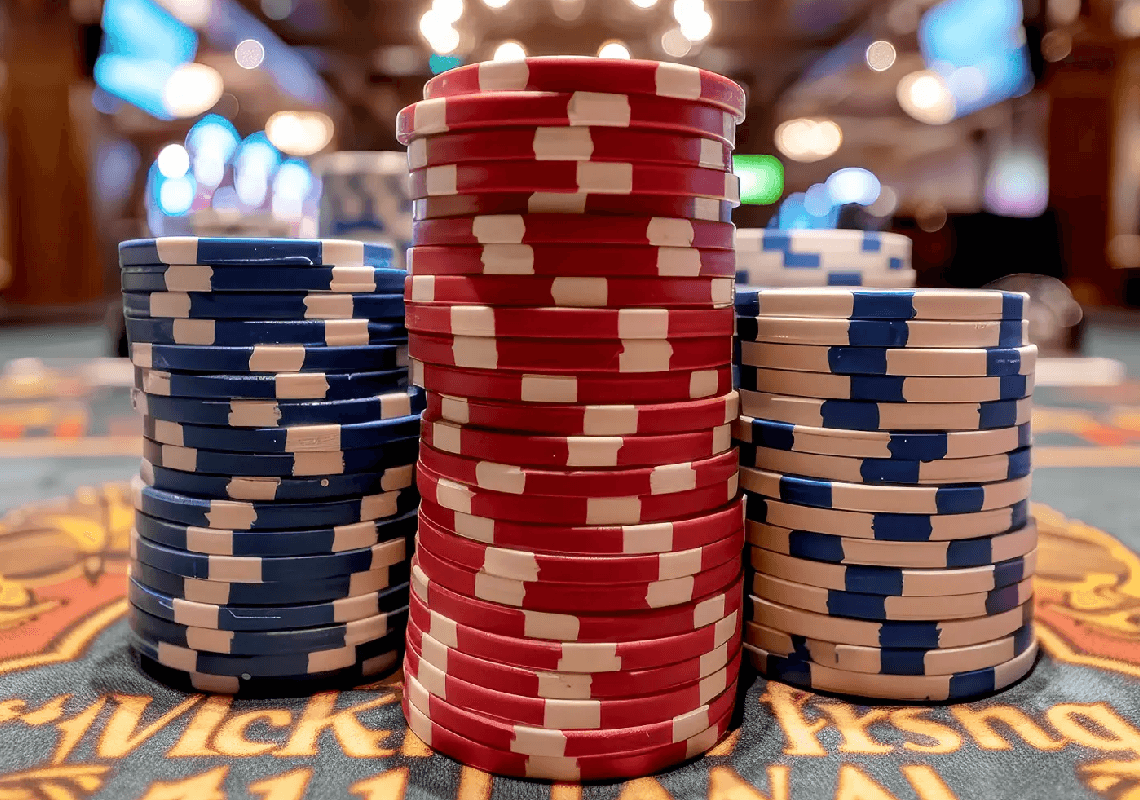 60 אלף דולר הלכו לפח: גבר שרכש ז'יטונים במכירה פומבית - לא יכול לפדות אותם