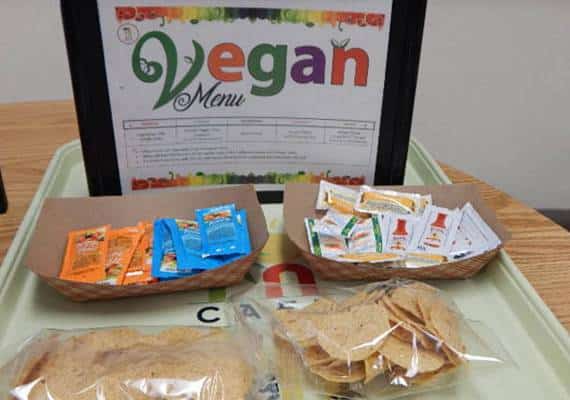 לוס אנג'לס- ארוחות טבעוניות בדרך לתפריט הצהריים בבתי הספר הציבוריים