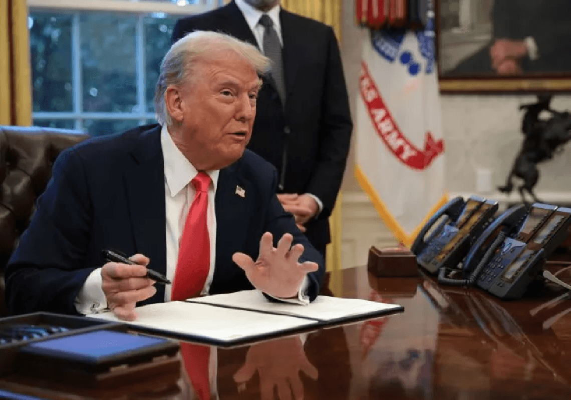 טראמפ מכריז על ויזה חדשה למשקיעים: 'כרטיס הזהב'