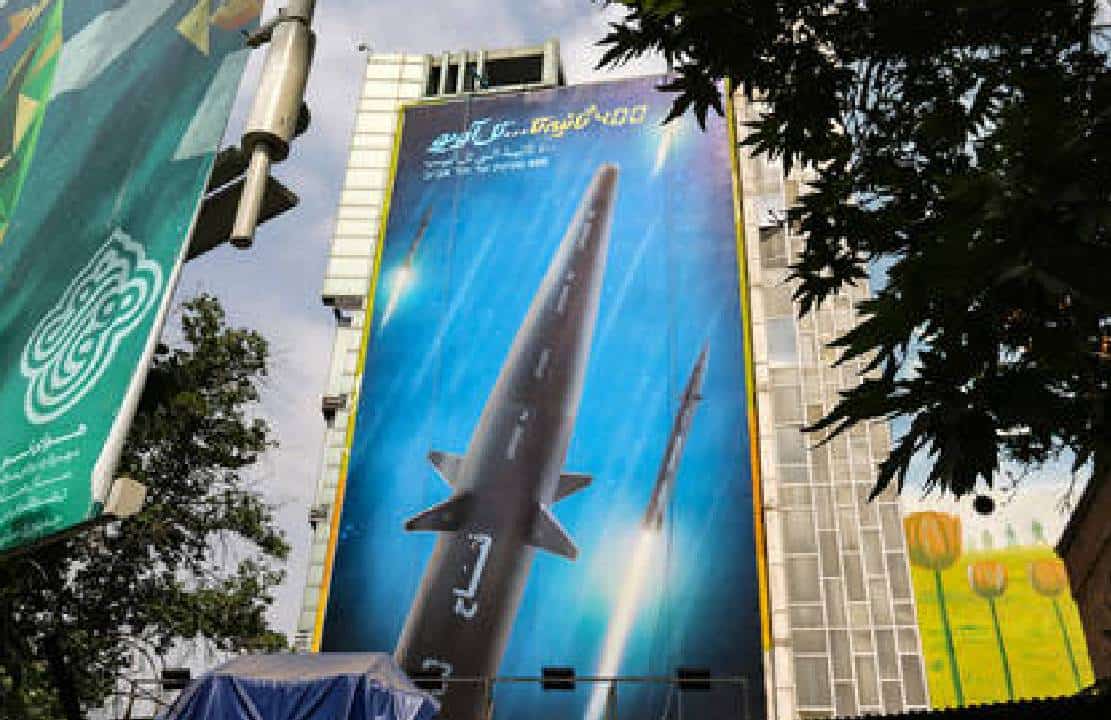 "סכנה לישראל": איראן חושפת טיל היפרסוני חדש