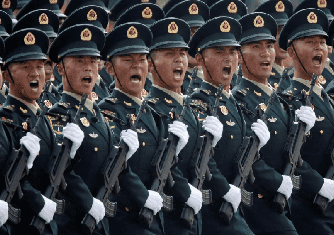 'בזמן שסין מתכוננת למלחמה עם ארה"ב - הצבא האמריקאי מלמד כינויי מגדר'