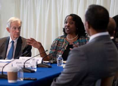 טראמפ דורש את התפטרות נגידת הפדרל ריזרב ליסה קוק בעקבות האשמות בהונאת משכנתאות