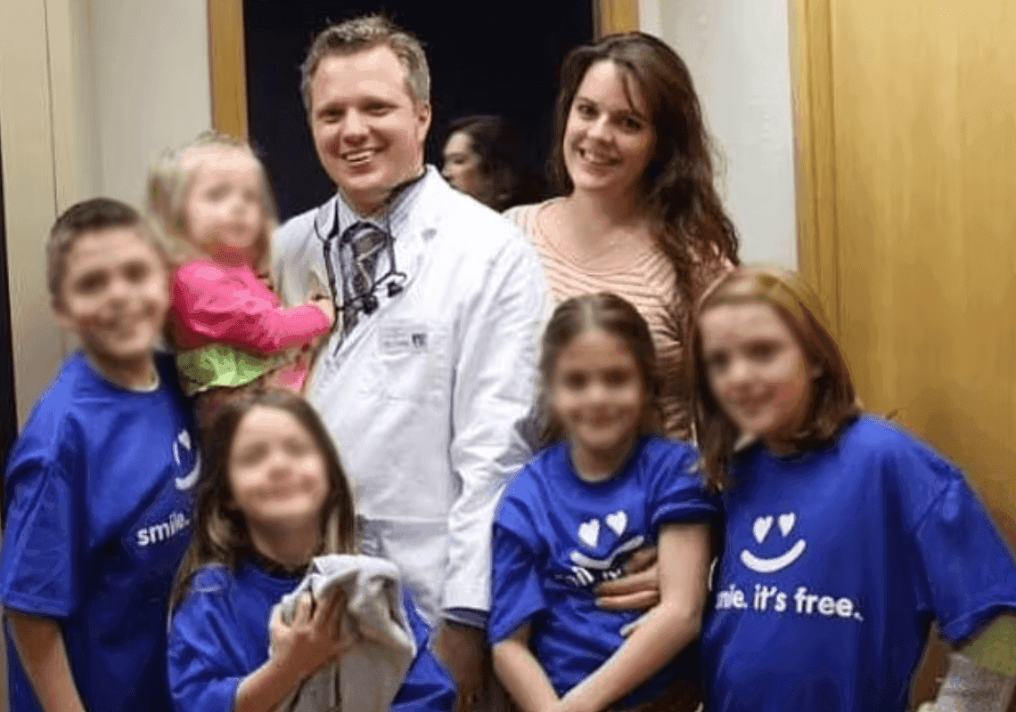 מקורביו של רופא השיניים המואשם כי הרעיל למוות את אשתו - מספרים: "הם נראו כמו המשפחה המושלמת" 