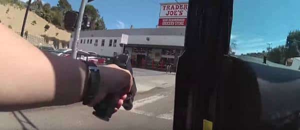 צפו: מנהלת "טריידר ג'ו" נהרגה מאש שוטרים שהחליפו יריות עם החשוד