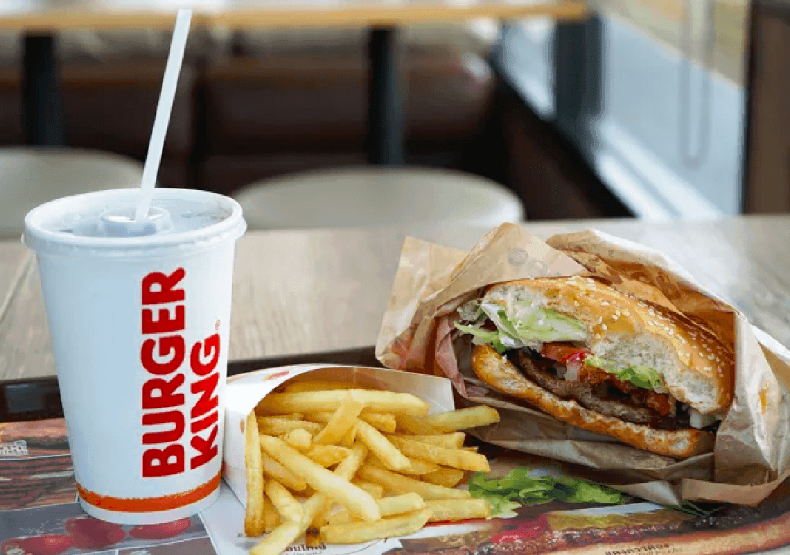 סן פרנסיסקו ולוס אנג׳לס הן הערים היקרות ביותר עבור ארוחת המבורגר מלאה