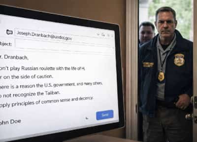 שלח מייל ביקורתי – וגילה שהממשלה עוקבת אחריו