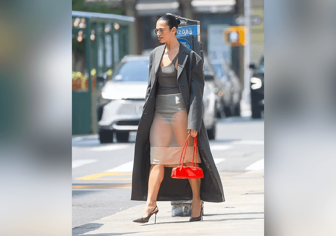 דואה ליפה מסעירה את מנהטן בבחירה אופנתית נועזת