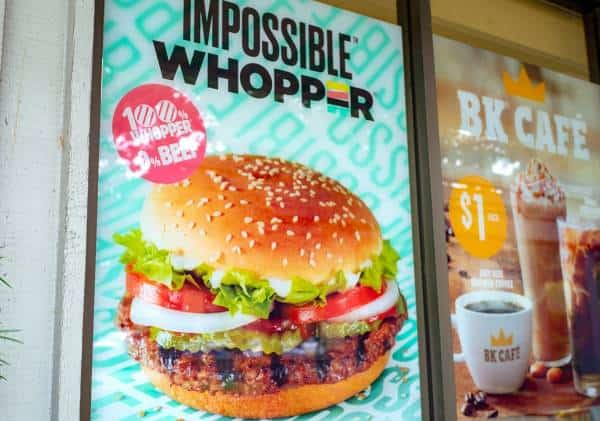 תביעה נגד בורגר קינג: "המוצר הצמחוני נגוע בבשר"