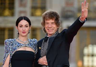 ארוסתו של מיק ג'אגר הותקפה במועדון יוקרתי: "שני אנשים תפסו אותי מאחור"