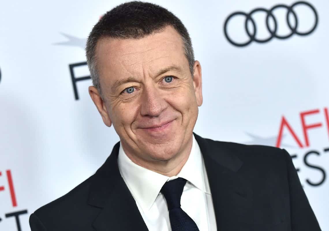 יוצר הסדרה ״הכתר״ מגיב לראשונה למותה של המלכה: ״ייתכן ונעצור את הצילומים״